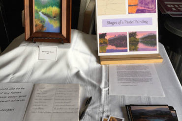 展示创作彩色蜡笔画的艺术过程